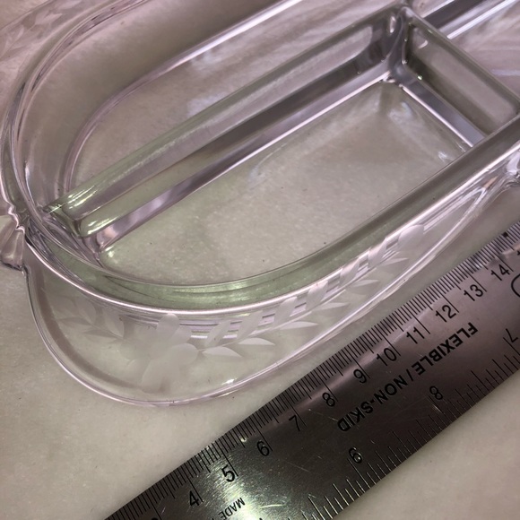 Vintage clear glass etched divided relish tray - Picture 2 of 7